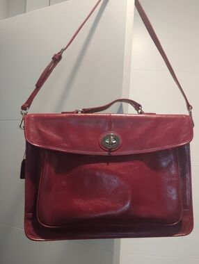 Danier Red Messenger Leather Case Shoulder Bag 15"X12"...Pre-owned